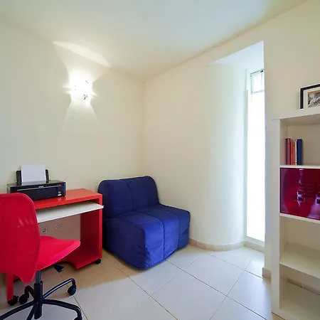 241a - Four Bedroom Hotel